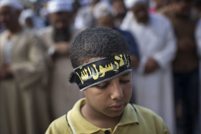 «Ψωμί, ελευθερία, ισλαμική σαρία» ζητούν Αιγύπτιοι υπερσυντηρητικοί